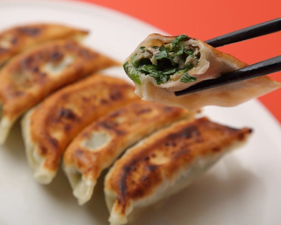焼き目が香ばしい貴麗の餃子